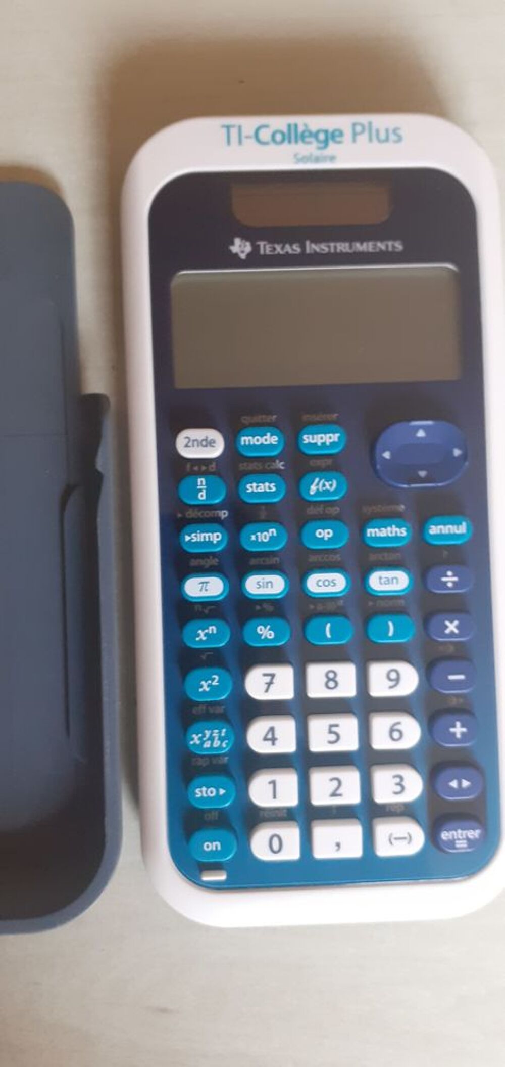 Machine &agrave; calculer TI Coll&egrave;ge Plus solaire. Matériel informatique