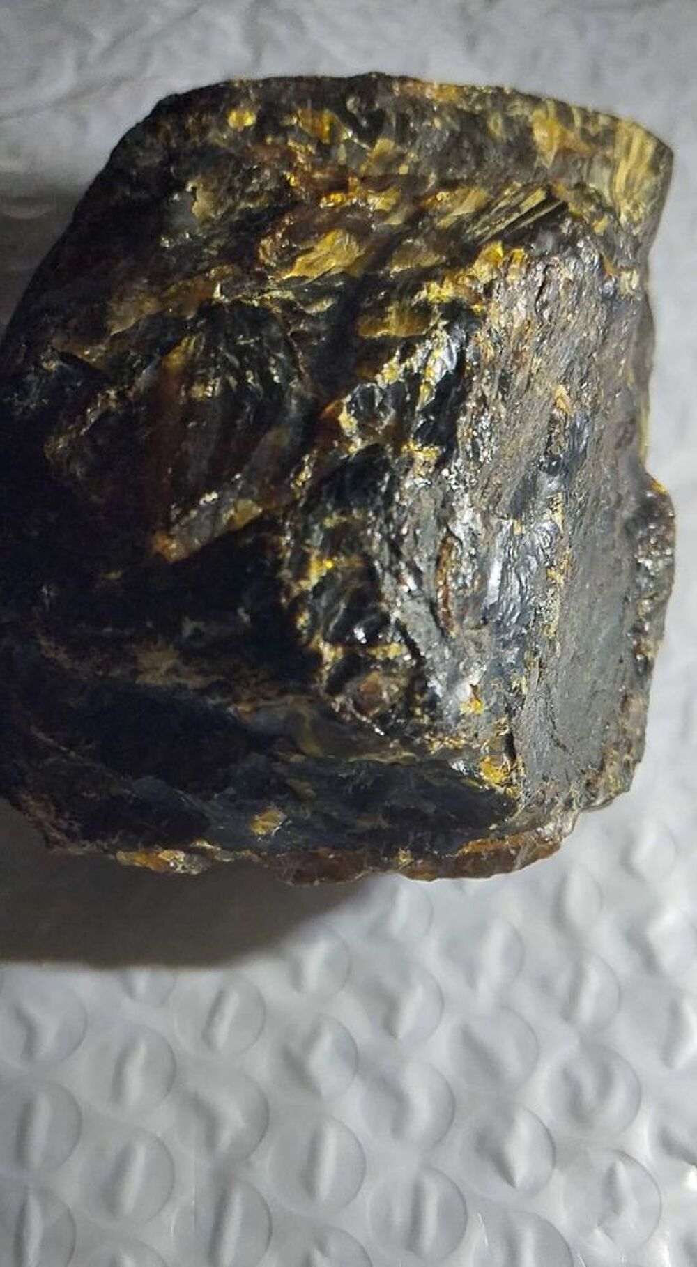 bloc d'ambre de Sumatra Indon&eacute;sie 140 g 