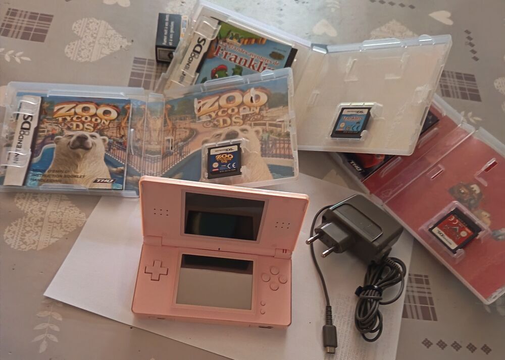 Ensemble DS Lite Rose ou Gold + pack protection neuf Consoles et jeux vidéos
