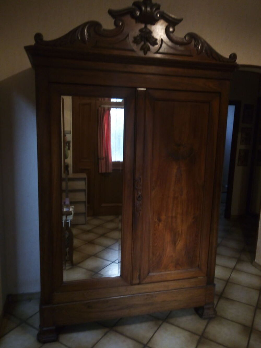Armoire &agrave; glace ancienne avec corniche Meubles