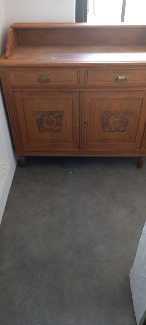 Buffet ancien 
150 Lunel (34)