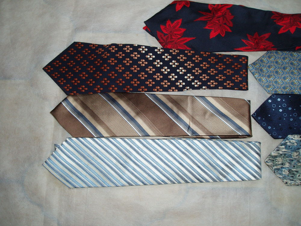 CRAVATES DE MARQUE EN SOIE Vêtements