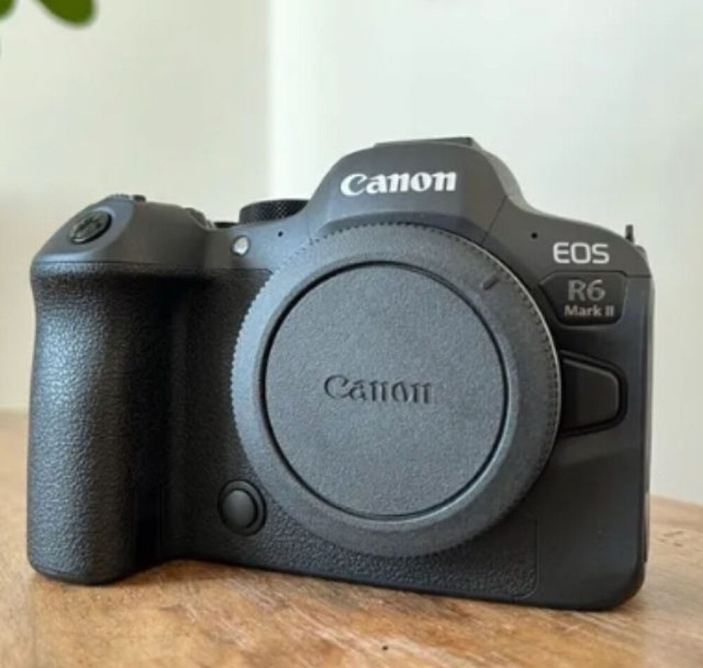Canon R6 Mark II comme neuf sous garantie avec 2 batteries Photos/Video/TV