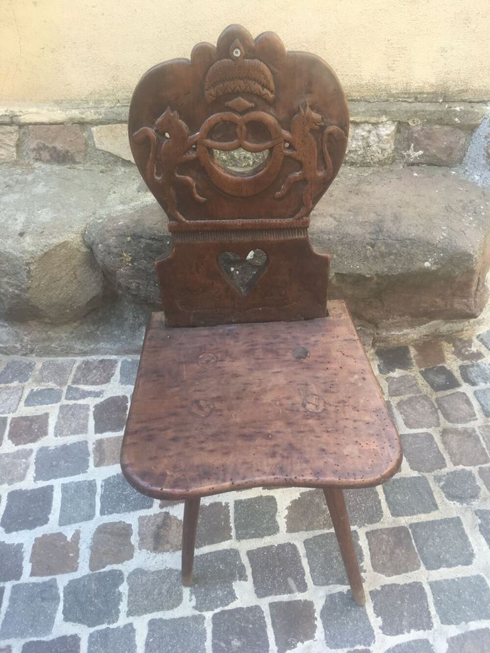 Chaise stabelle/blason h&eacute;raldique/Bretzel armoirie Suisse Meubles