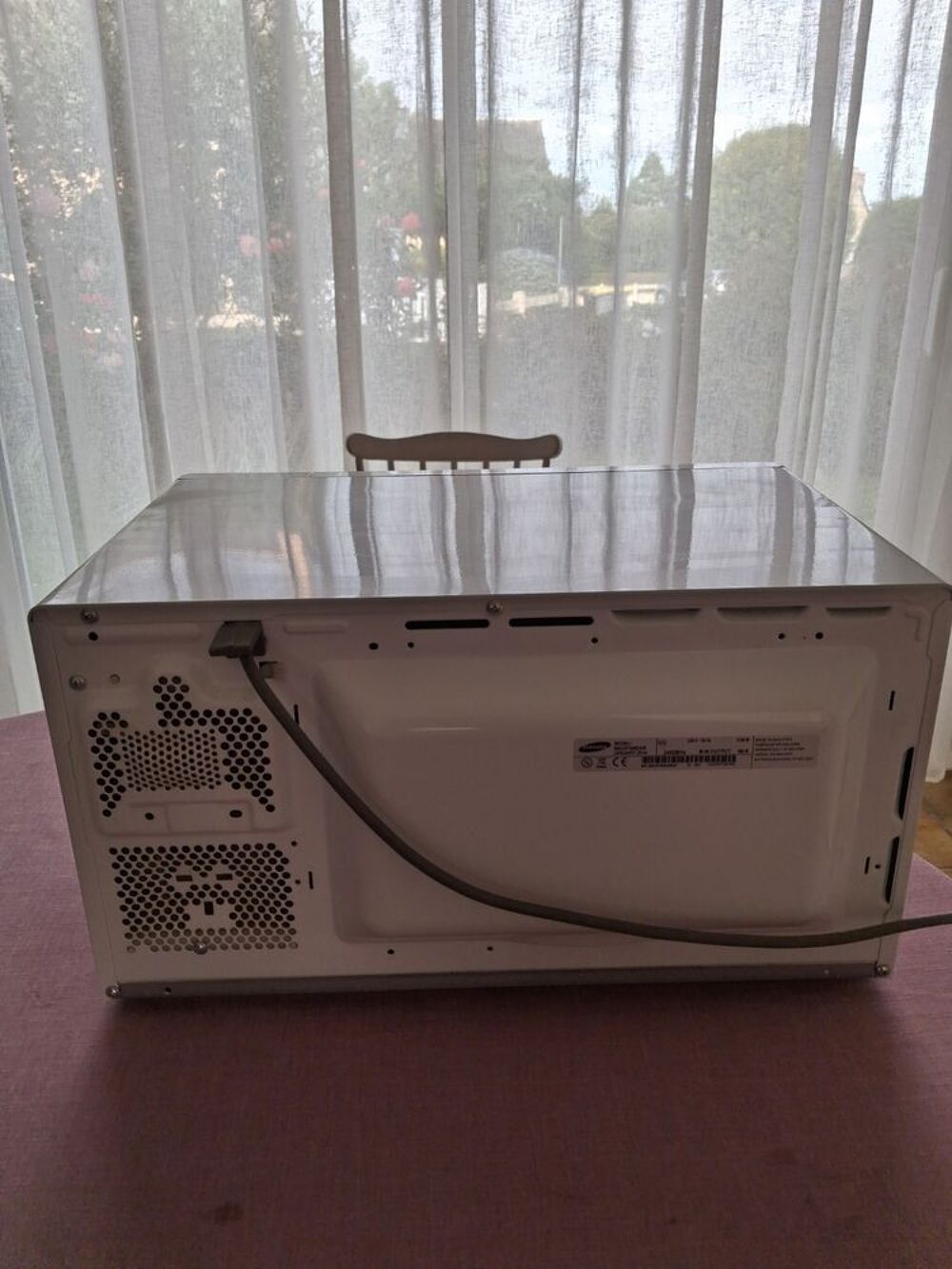 micro onde blanc samsung 23 litres . Electroménager