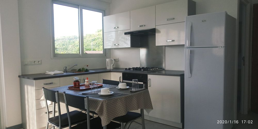 Location Appartement F3 ETAGE STANDING A 50 M DU LAGON DE PUNAAUIA A TAHITI Polynésie française