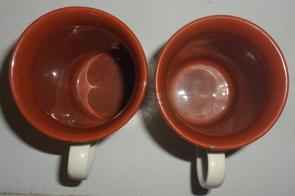 2 tasses &agrave; th&eacute; en fa&iuml;ence de la manufacture Churchill neuves Cuisine