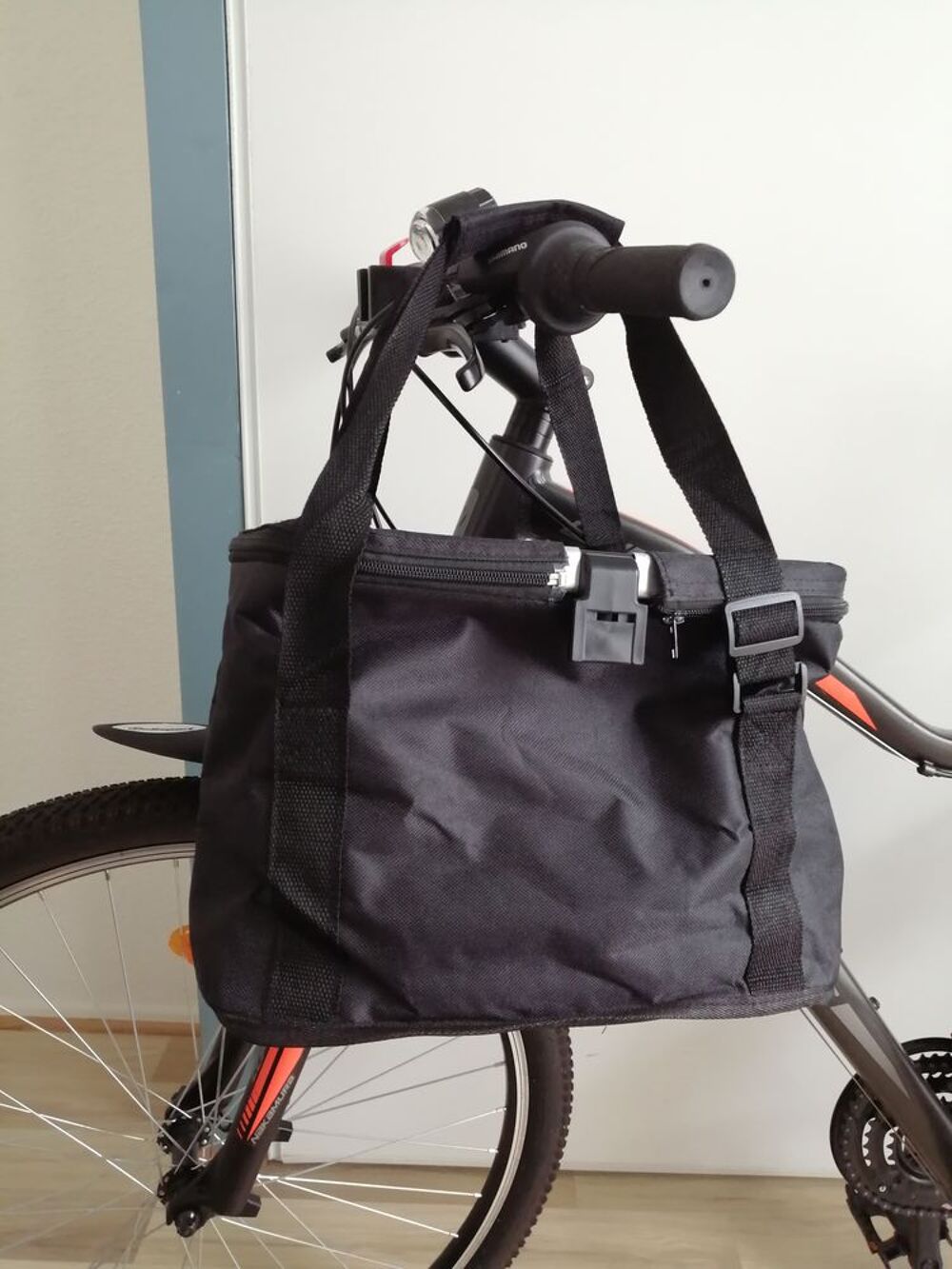 VTT NAKAMURA 27.5 &Eacute;TAT NEUF.
150 euros &agrave; d&eacute;battre. Vélos