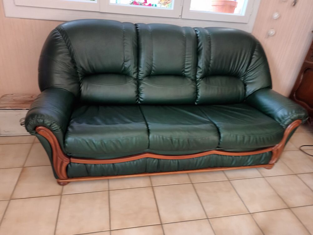 salon compos&eacute; d'un canap&eacute; 3 places et deux fauteuils Meubles