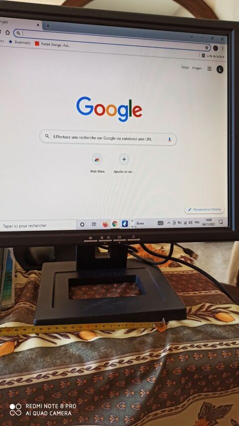 ecran d'ordinateur 28 La Roche-Vineuse (71)