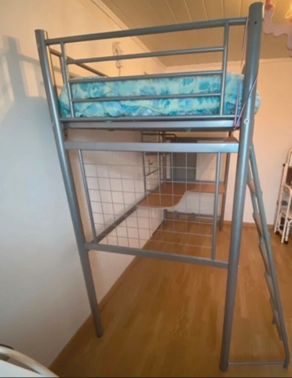 Lit une place + matelas Meubles