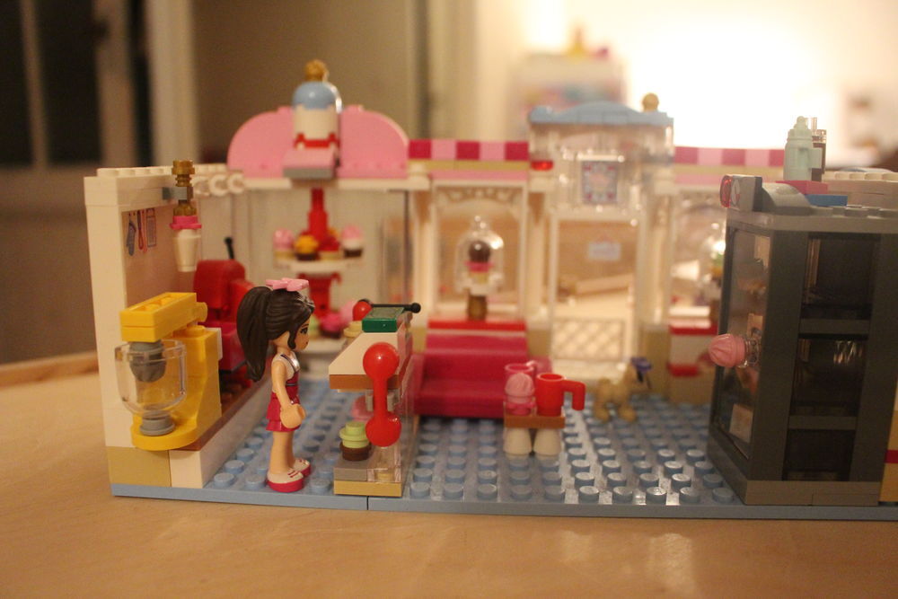 LEGO Friends - Le Cupcake Caf&eacute; d'Heartlake City Jeux / jouets