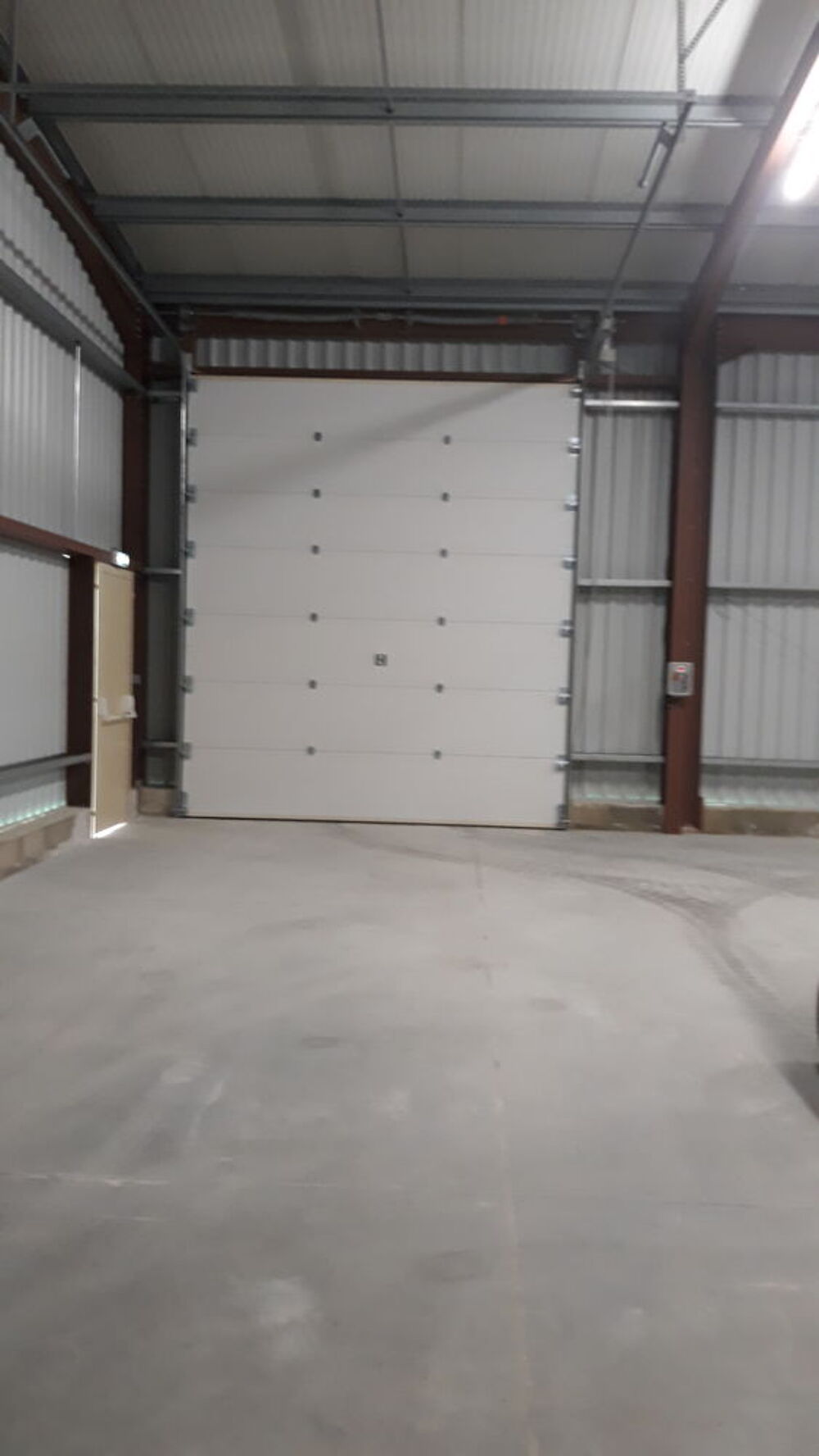 Location Autre HANGAR 90 m2 Vedène