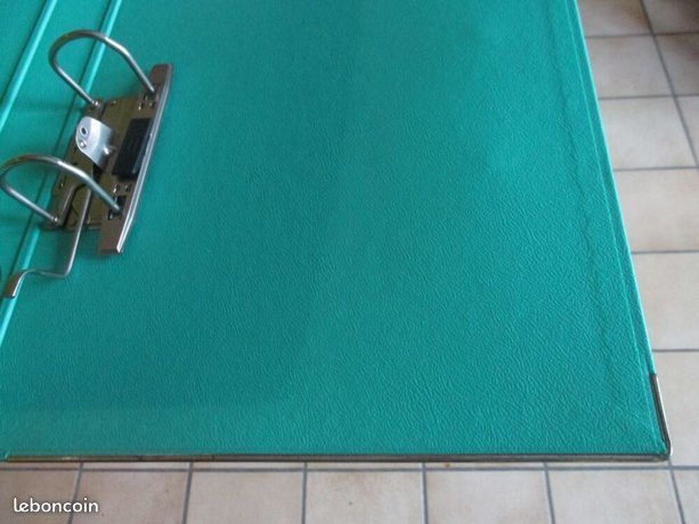 plusieurs classeurs 4 et 2 trous neufs dos 5 et 8 cm Décoration