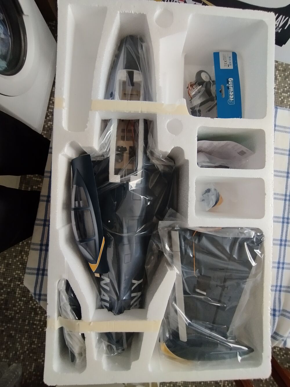 Avion radiocommand&eacute; turbine &eacute;lectrique 
Jeux / jouets
