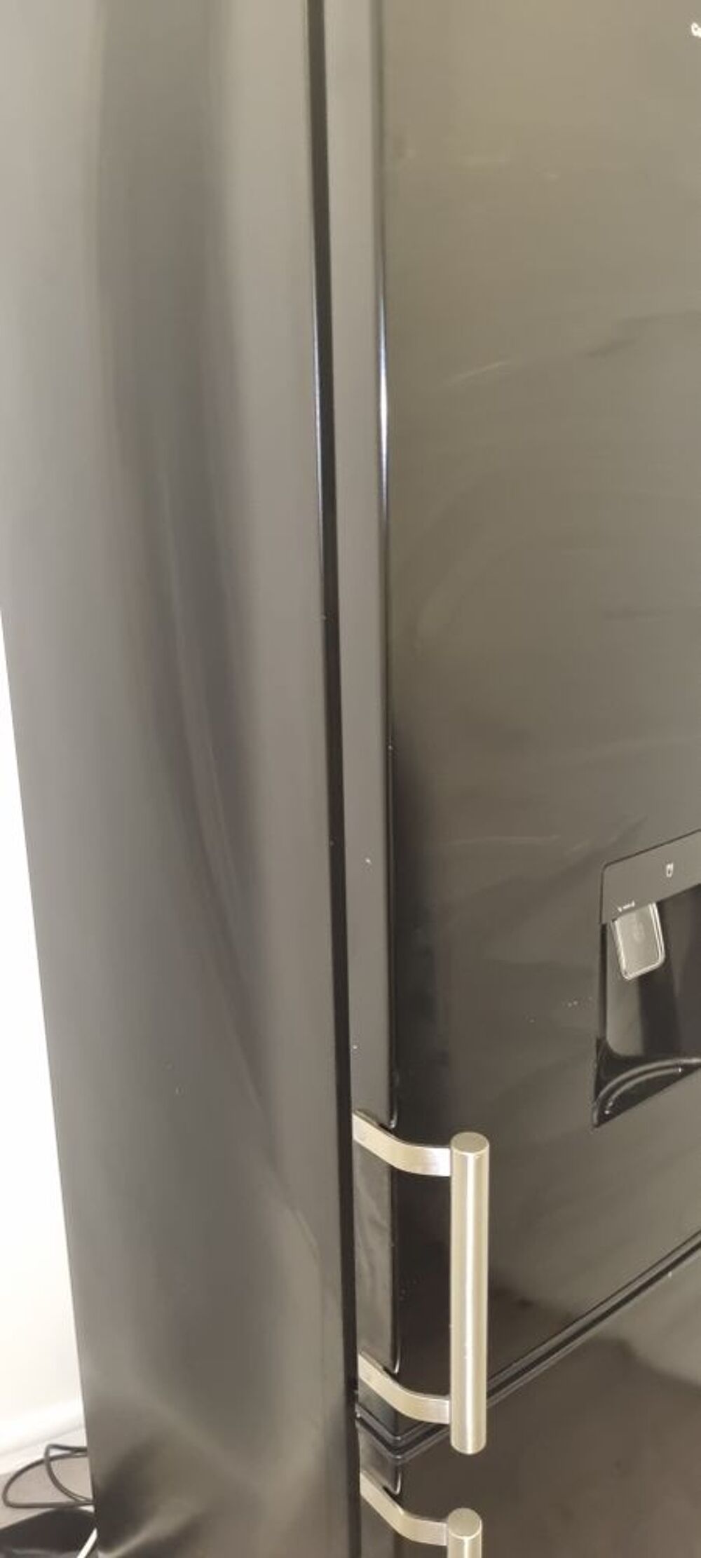 CONTINENTAL EDISON CEFC262DB R&eacute;frig&eacute;rateur combin&eacute; 262 L Froid Statique Distributeur d'eau L 55 cm x P 56 cm x H 180 cm noir Electroménager