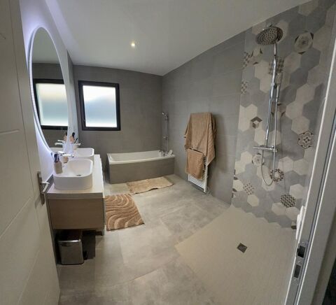   Villa de plain-pied 6 pices 