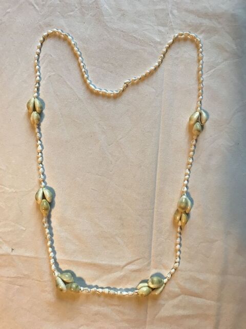 Collier Fantaisie Coquillages Blanc/Beige N Cal�donie Noumea 4 Antony (92)