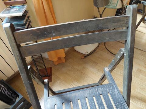 Chaise pliante en bois 10 Toulon (83)