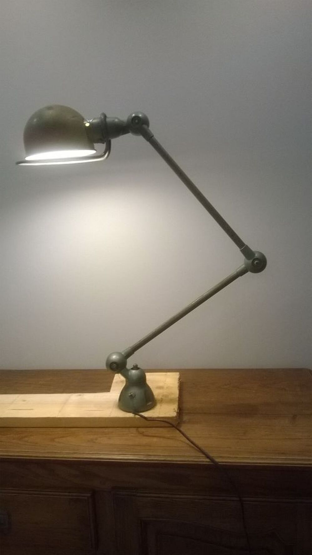 LAMPE INDUSTRIELLE JIELDE Décoration