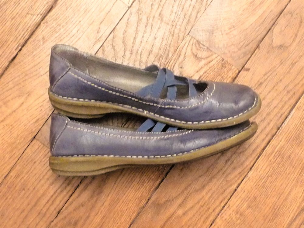 Chaussures Plates en Cuir Bleu avec 4 Elastiques Crois&eacute;s Chaussures