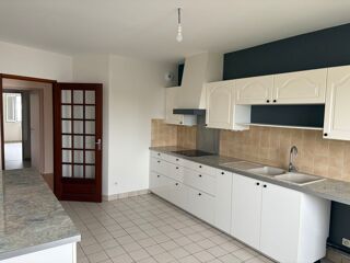  Appartement à louer 4 pièces 122 m²