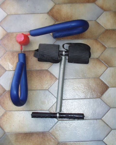 Lot de 2 appareils de musculation
Roquefort-les-Pins (06)