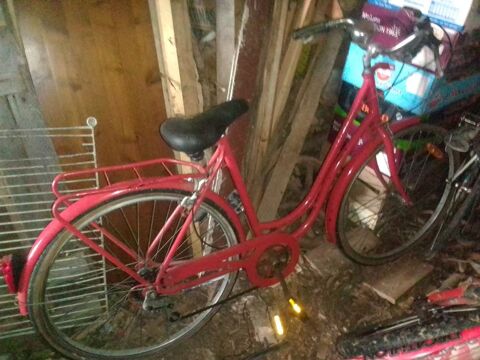 vlo d'occasion anciens peugeots pliables collector blancs  chaque fois vitesses freins garde boue lumires pneus ok vrifis 60€ avec l'autre gris 100€ demi courses  Chaumont l'event 14230 sud baye 50 Hrouville-Saint-Clair (14)