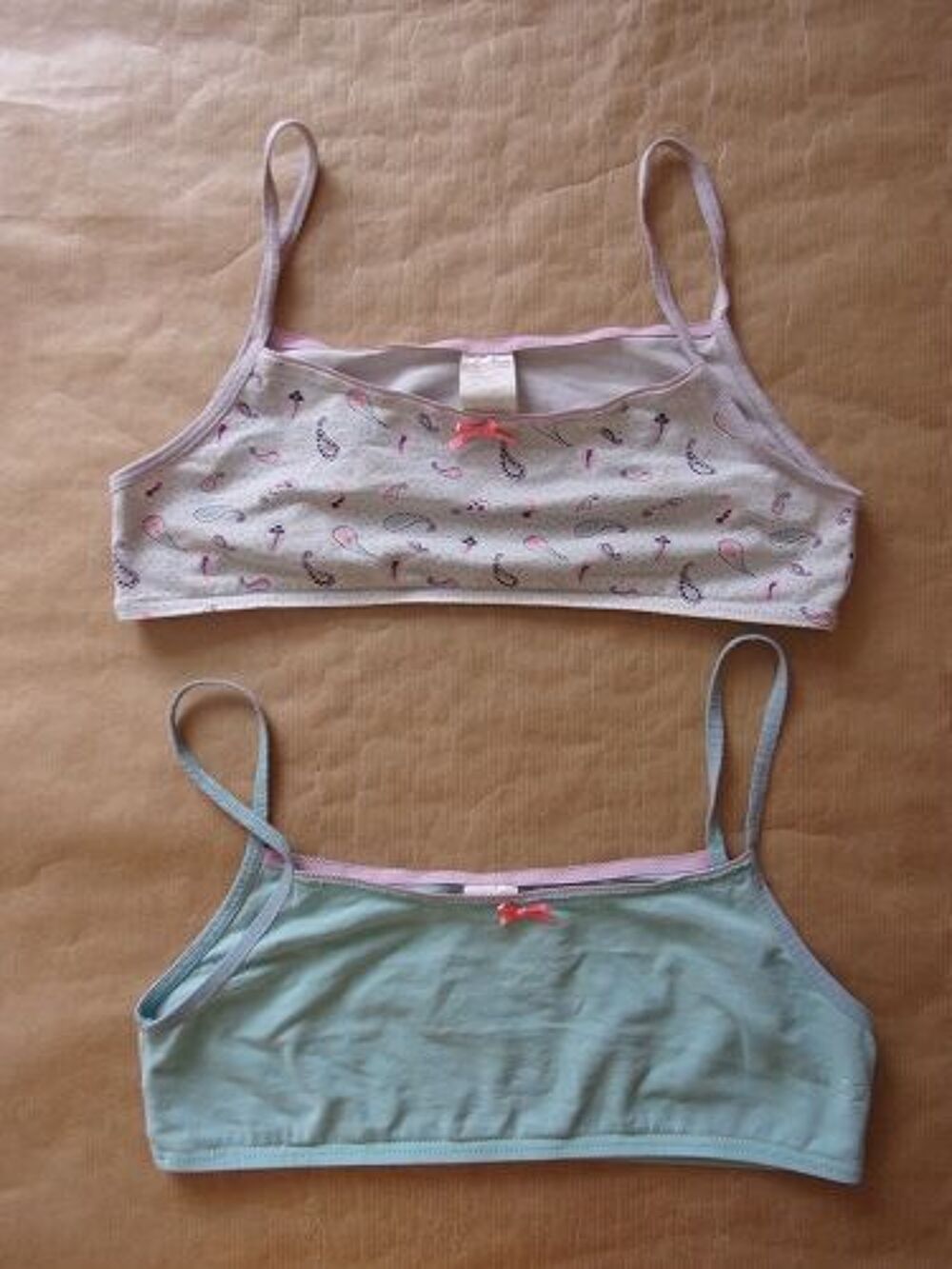6 brassi&egrave;res en taille 16 ans Vtements enfants