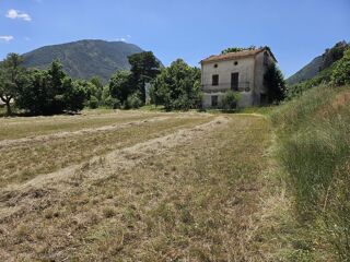  Remise / Grange à vendre 5199 m²