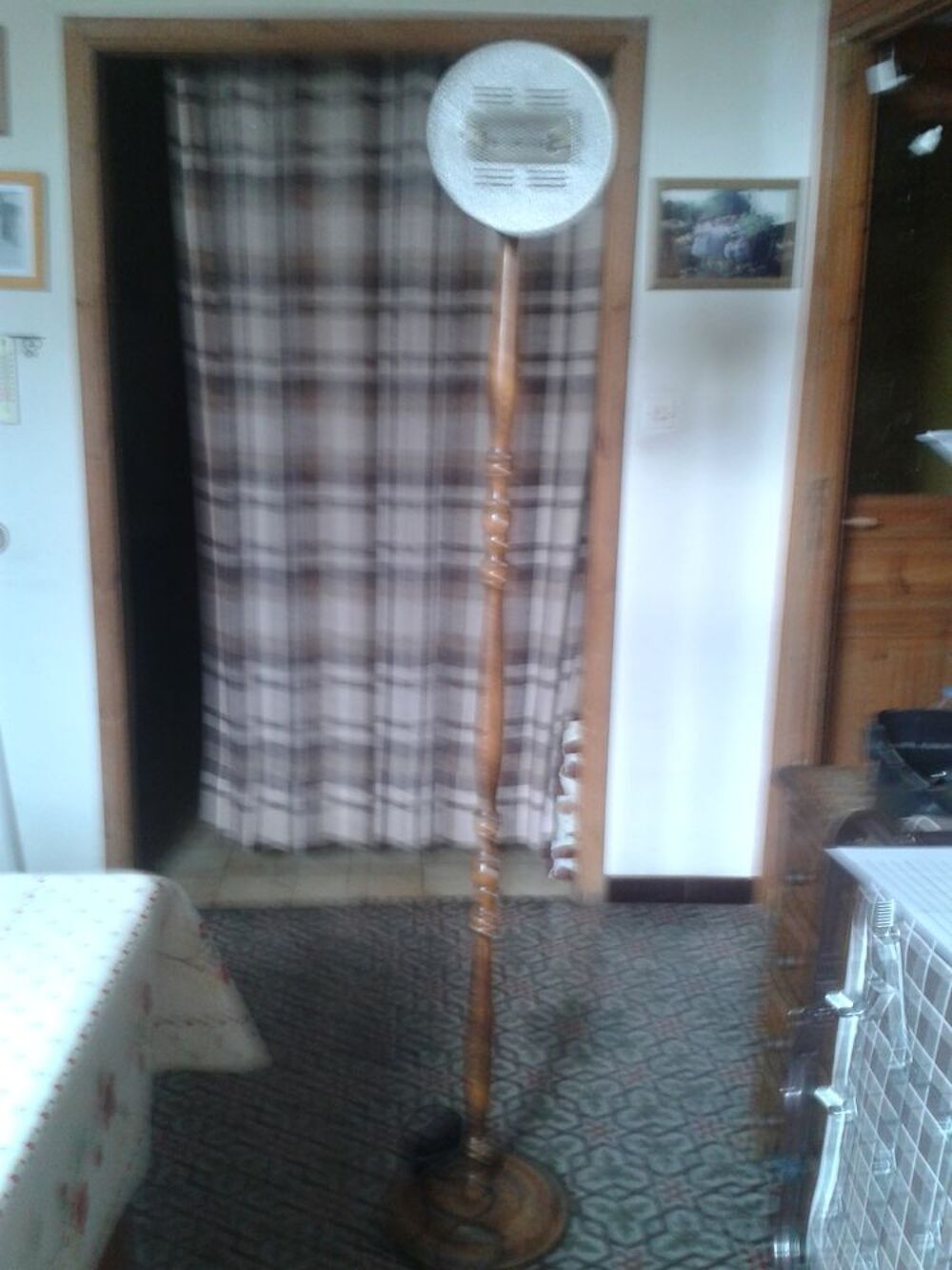 LAMPE HALOGENE BOIS. Décoration