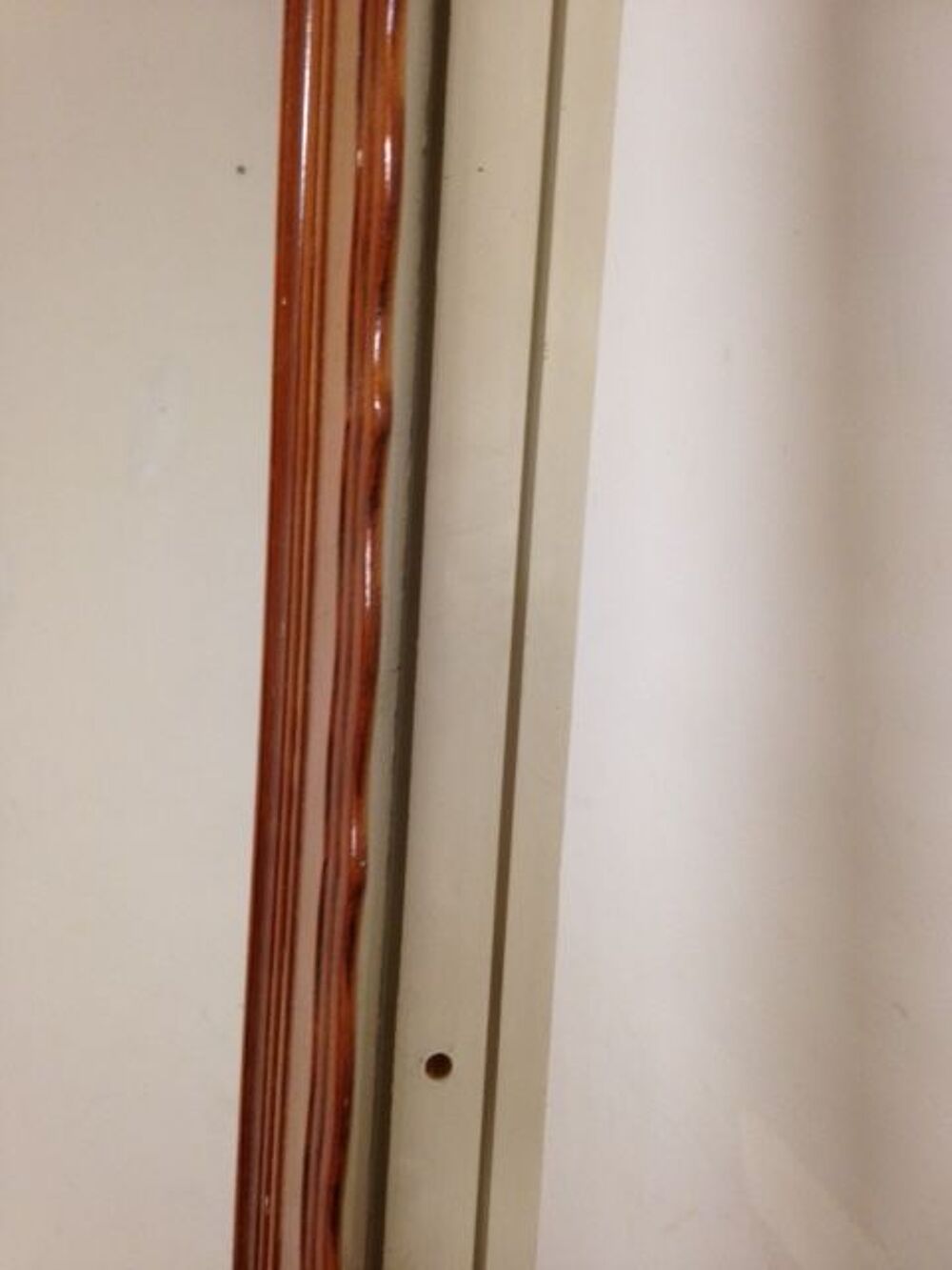 2 tringles &agrave; rideaux en merisier Décoration