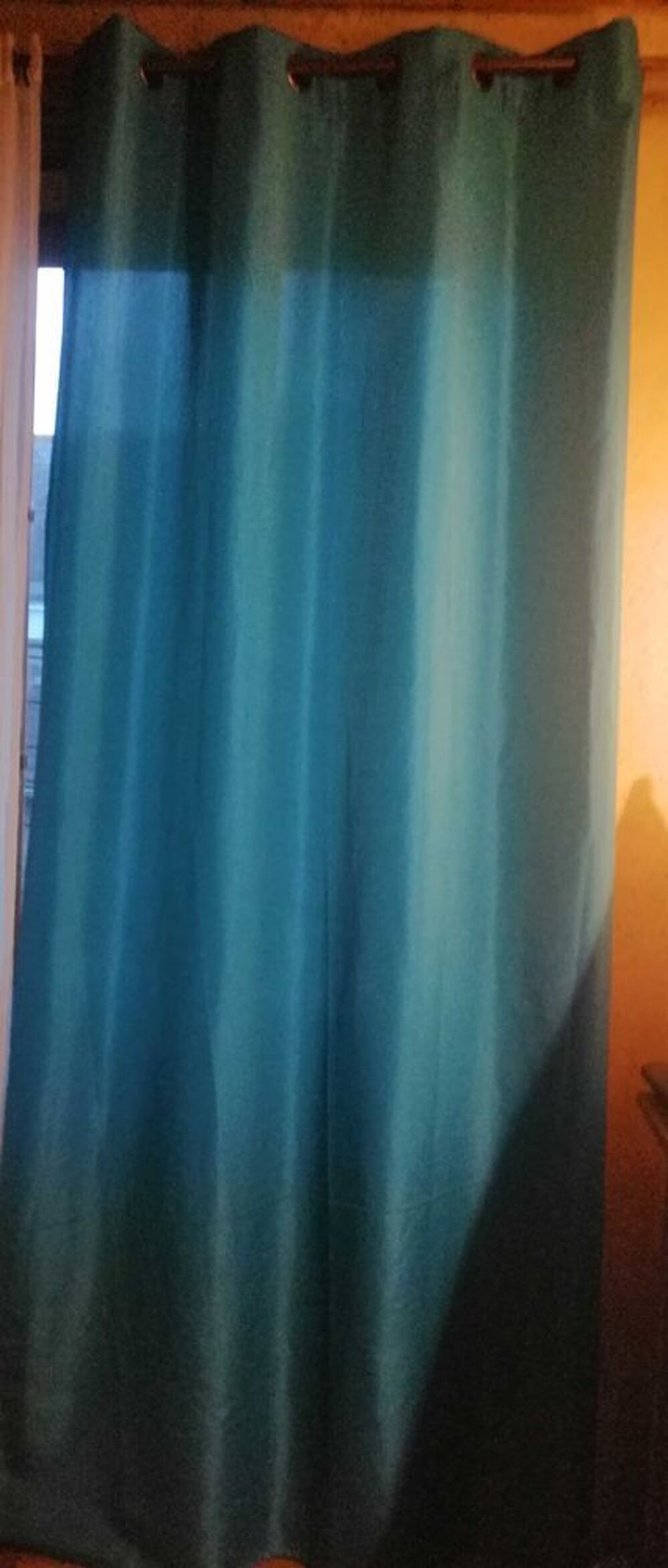 lot 2 rideaux bleu turquoise, largeur 140cm longueur 260cm, bon &eacute;tat, prix d&eacute;finitif Décoration