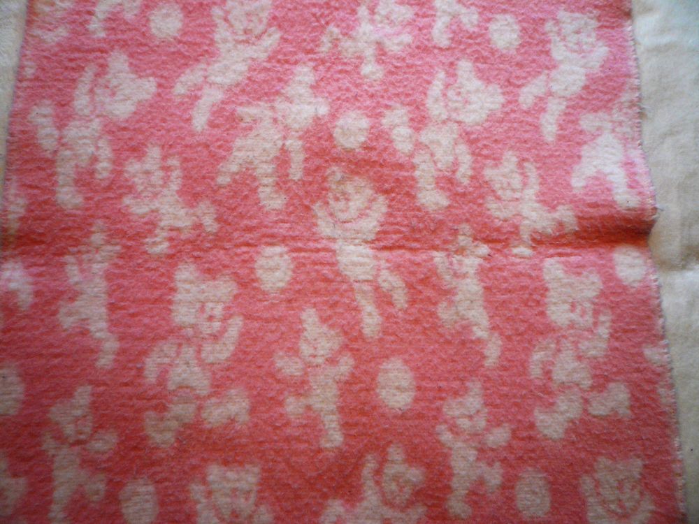 Couverture rose 80cm x 70cm Puériculture