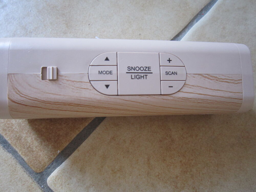 Un radio r&eacute;veil torche LED Audio et hifi