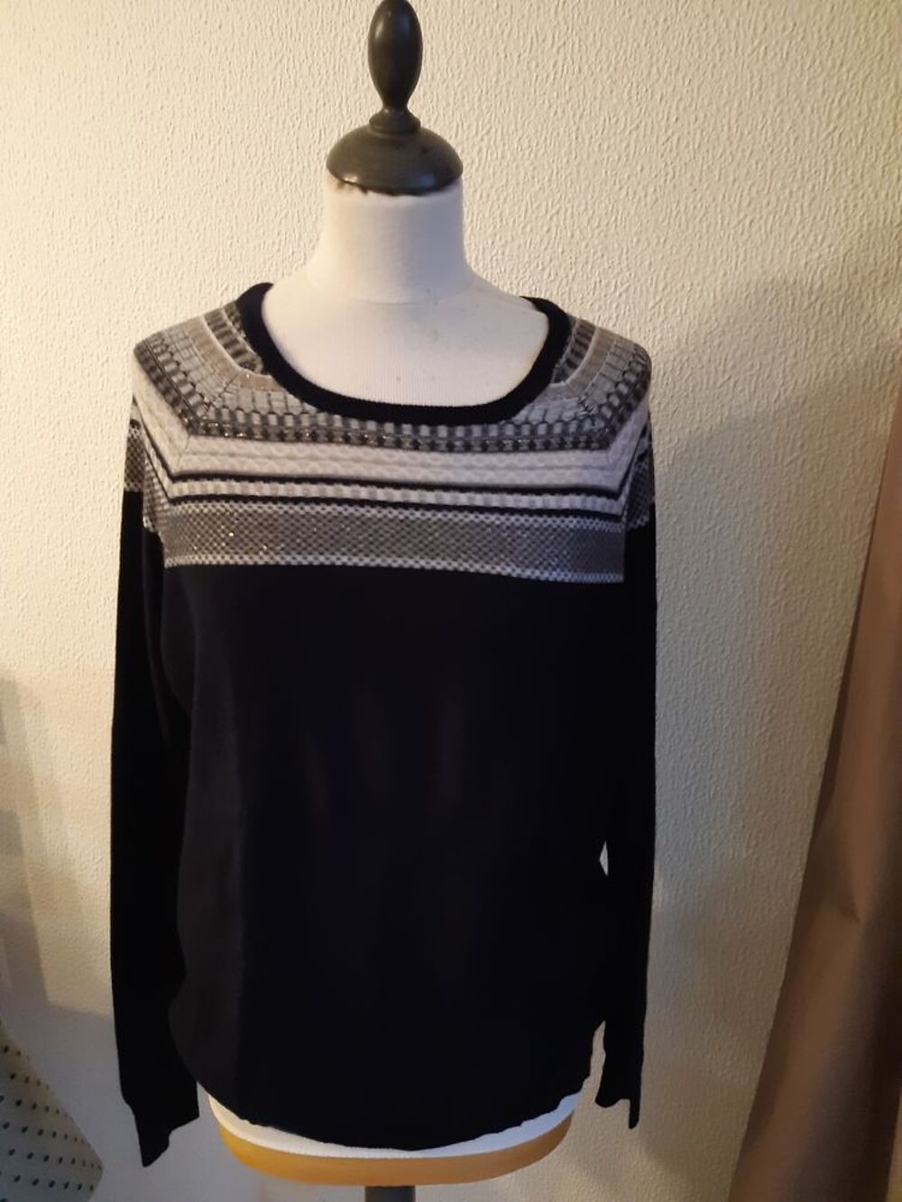 Pull chaud marine avec angora Vêtements