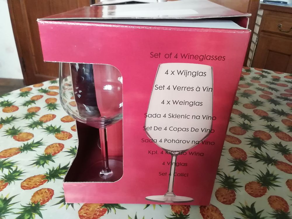 2 coffrets verres &agrave; vin neufs Cuisine