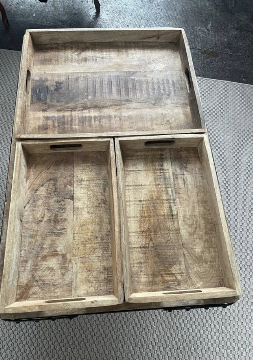 Table basse avec plateaux amovibles (104x66,5 cm)
Meubles