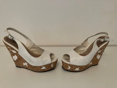 Sandales blanches compens�es 5 Le Taillan-M�doc (33)