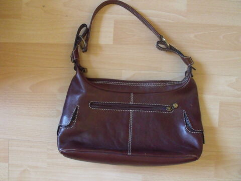 sac en cuir 20 Champs-sur-Marne (77)