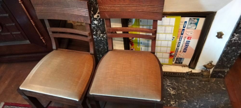 Table avec rallonges et ses 8 chaises Meubles