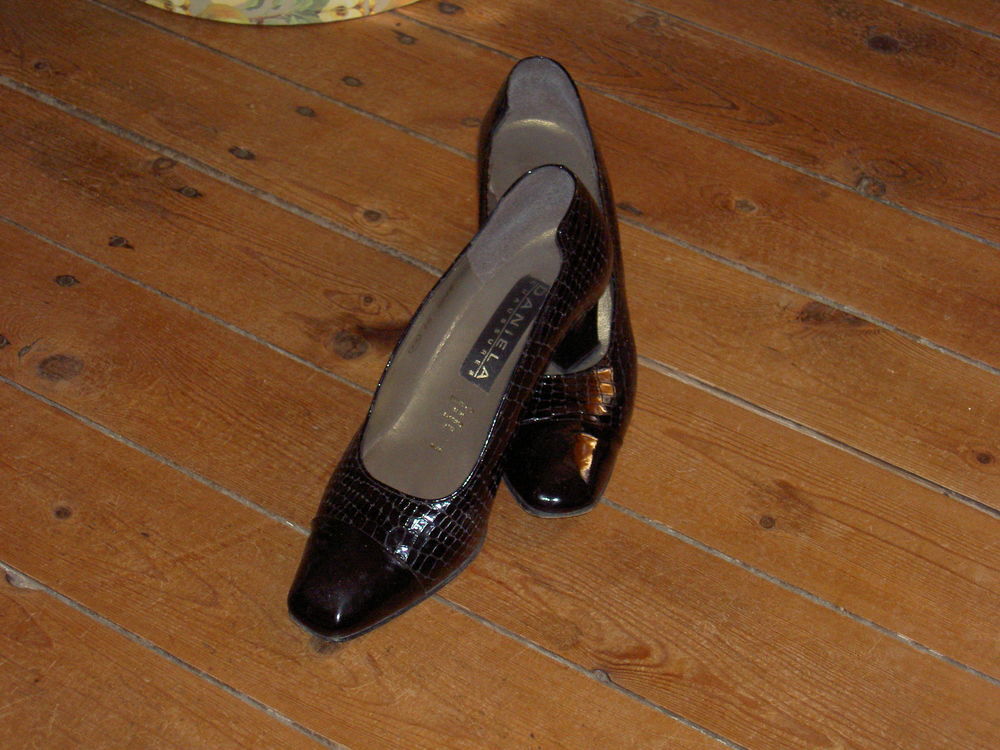Escarpins noir femme vernis Marque DANIEL A Chaussures