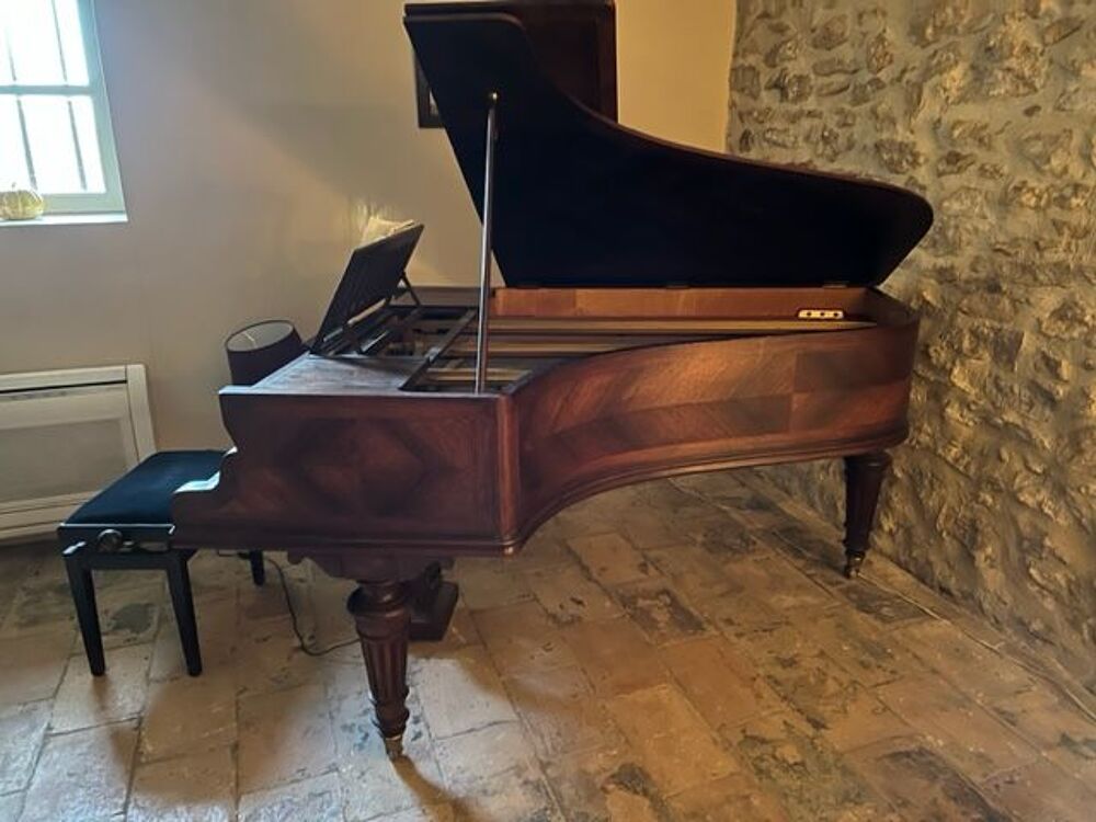 Piano 1/4 queue ERARD bois marquet&eacute; Instruments de musique