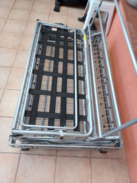 Petit canap� convertible 120 Toulon (83)