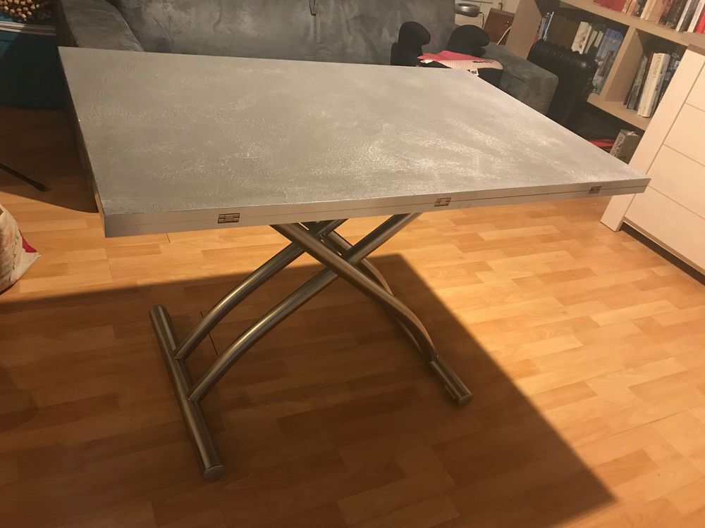Table design, relevable et extensible Meubles