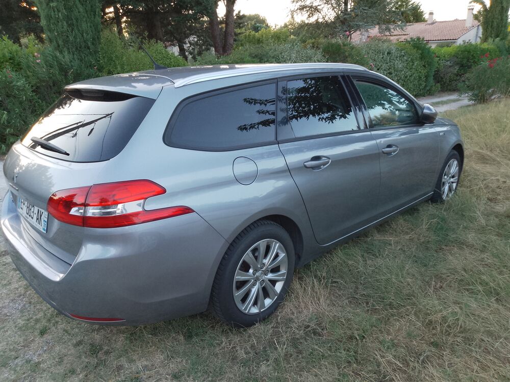 308 SW 1.2 PureTech 110ch S&S BVM5 Style 2017 occasion 26230 Grignan