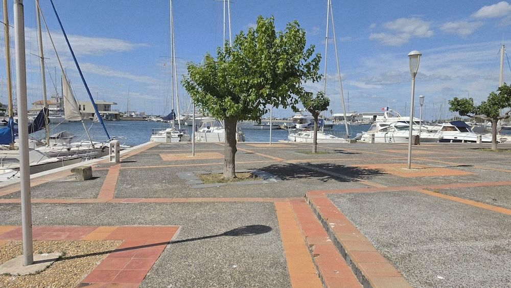 Vente Appartement LE CAP D'AGDE: Île des pêcheurs: 1ère ligne 4 couchages, loggia vitrée et parking Le cap d agde