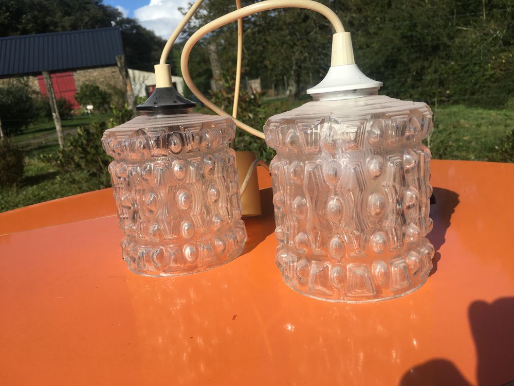 Lot de deux lustres en verre Décoration