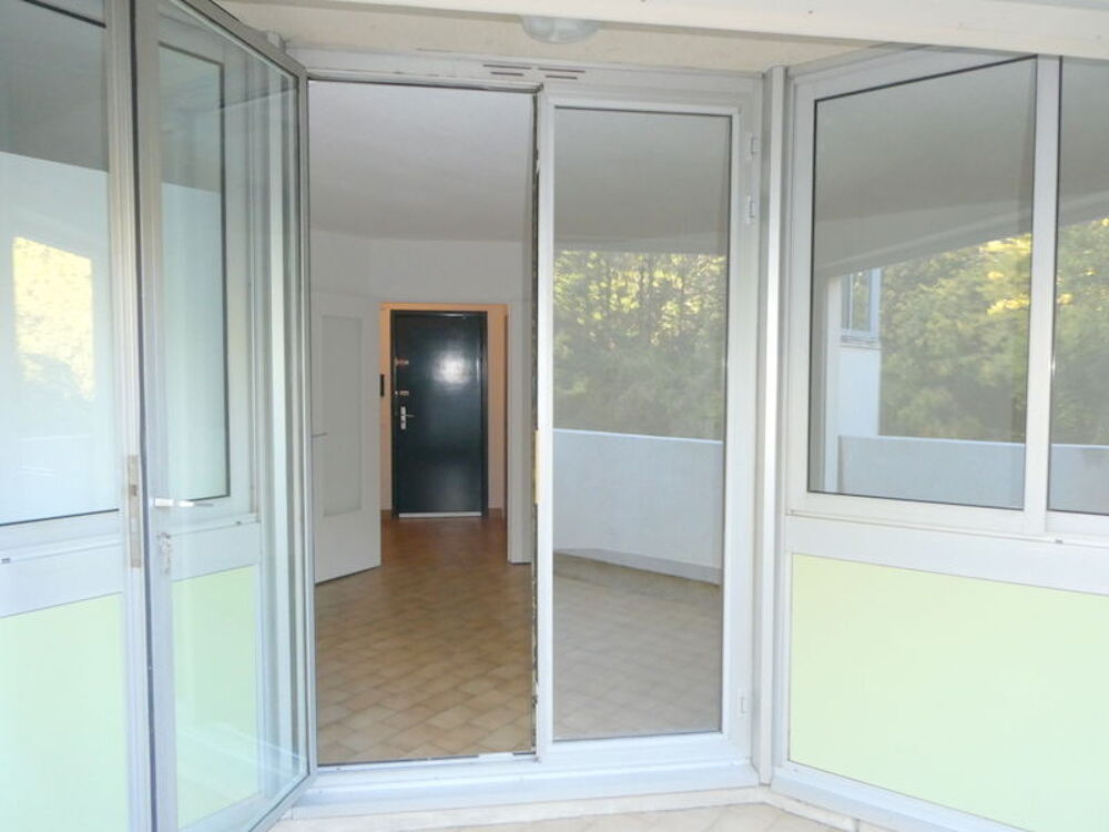 Location Appartement T1 de 33 m2 terrasse parking quartier Facultés Hopitaux Aiguelongue Montpellier
