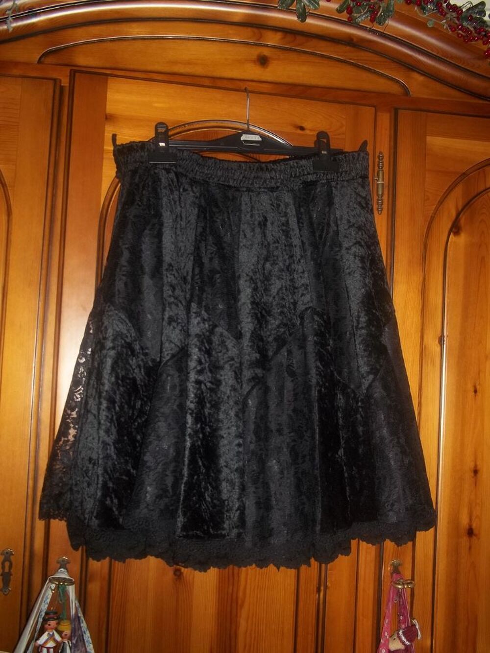 Jupe &eacute;vas&eacute;e noire Vêtements